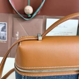 Picture of Loro Piana Handbags _SKUfw197976179fw